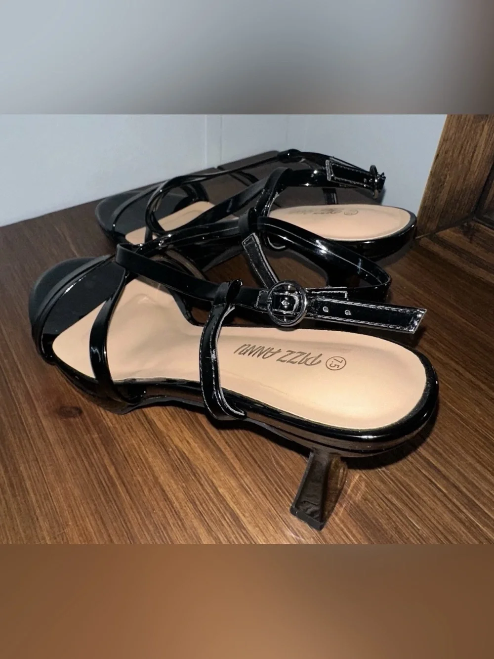 PIZZ ANNU Vola Black Patent Strappy Block Heel Sandals - Women’s 7.5 US NEW